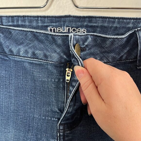 Maurices Womens Bootcut Midrise Dark Wash Blue Denim Jeans Size 8L - Picture 11 of 12